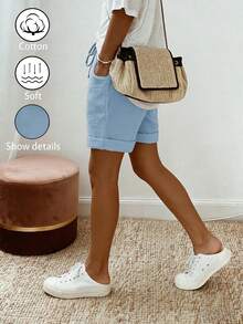 SHEIN Holidaya 女款夏季新款棉麻度假休閒風卡其色抽繩捲邊短褲，採用棉麻紋理面料，配有彈性腰抽繩設計與捲邊細節，兼具隨意感與俐落優雅，適合日常出遊、度假或輕便休閒場合，休閒風抽繩短褲百搭單品，卡其色優雅褲款，寬鬆顯瘦褲 - 中等水洗藍 - 查看 3