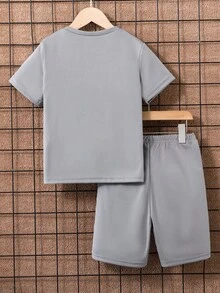 SHEIN Mirajuku 青少年男孩休閒運動風素色圓領短袖T恤與短褲套裝 - 灰色 - 查看 2