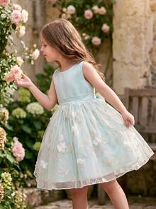 SHEIN Glamorique Kids Vestido de princesa para niñas, vestido de niña de flores para fiesta de cumpleaños, boda y vacaciones, tela de textura de satén, sin mangas, verde haba, falda de tul con dobladillo de flores 3D, lazo de amarre en la espalda, vestidos de graduación, vestidos de verano - Verde - Ver 3