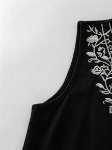 Balvessa Red Sleeveless V-Neck Embroidered Women's Casual Blouse - Black - View 4