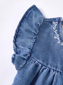 Girls' New Blue Washed Casual Loose Ruffle Sleeve Denim Dress, Sweet Fashion Floral Embroidery, Comfortable Pleated Hem Design, Versatile Simple, Suitable For Daily Wear - Light Wash - View 5