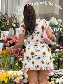 SHEIN EZwear 白色大尺碼女款向日葵印花對比蕾絲蝴蝶結裝飾洋裝 - 白色 - 查看 3