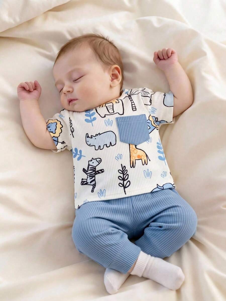 SHEIN Playful Pals 2件/套 新生兒男嬰 & 女嬰休閒可愛卡通簡約基本款套裝,藍色 & 白色動物長頸鹿牛象犀牛斑馬獅子草葉印花短袖T恤上衣 + 彈性腰藍色純色長褲附口袋,採用柔軟羅紋針織面料,適合夏季日常穿著、購物、旅行、度假及各種場合 - 藍色 - 查看 1