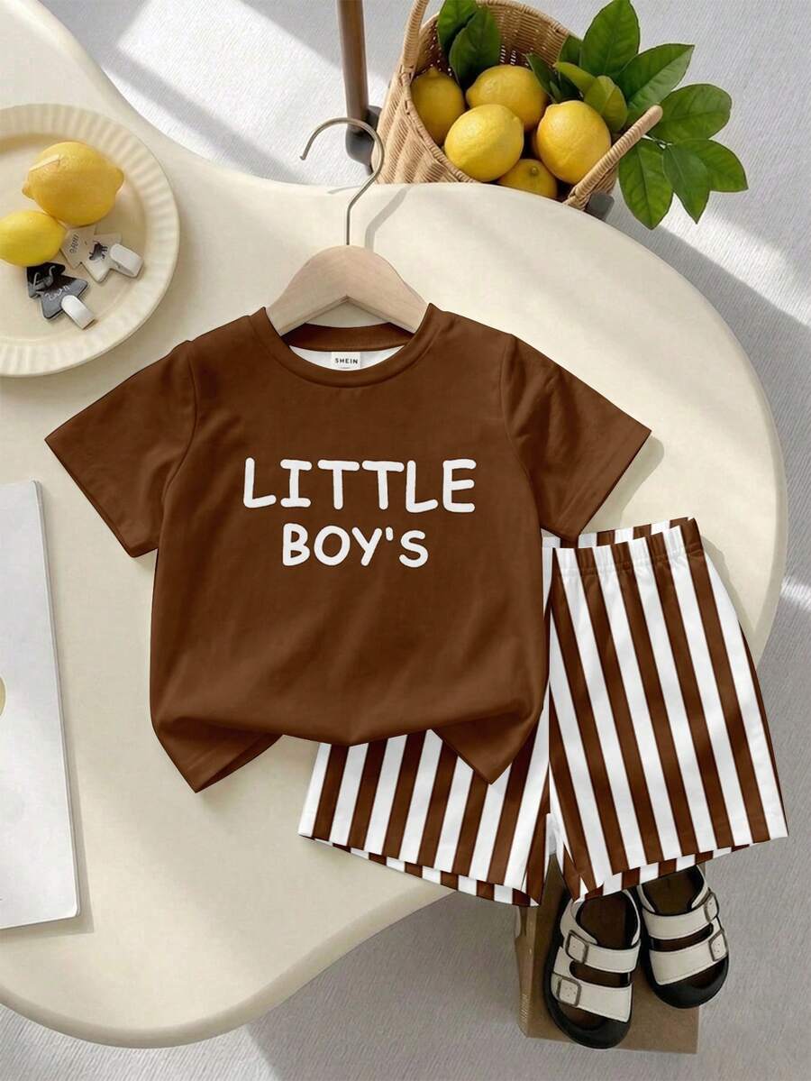 SHEIN Playful Pals 1套男嬰休閒簡約度假風「LITTLE BOY'S」字母印花圓領短袖T恤與條紋印花短褲套裝,夏季穿搭 - 彩色 - 查看 1