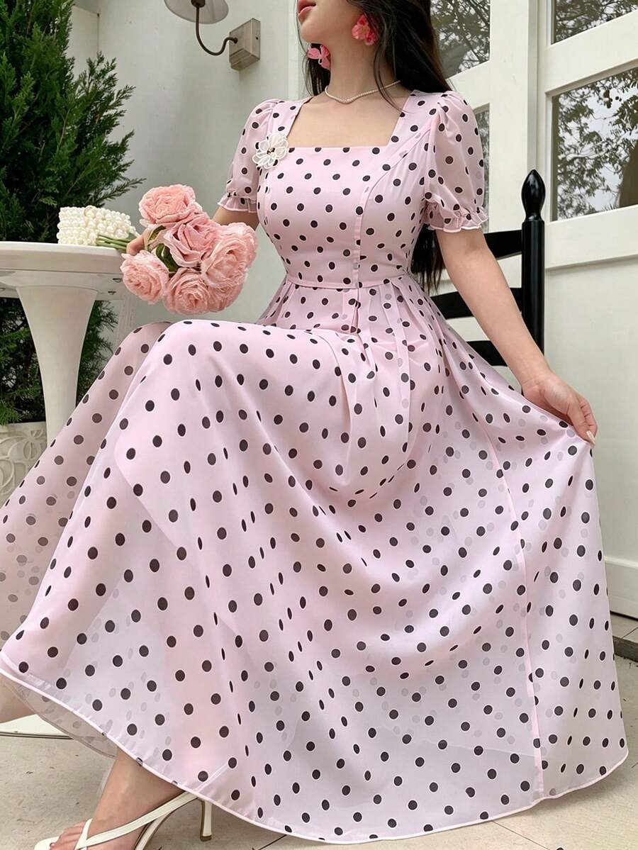 Modelyn 粉色波点收腰喇叭连衣裙，饰有3D立体花卉图案，女款