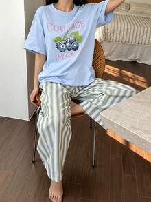 Livesso 2件組女款夏季睡衣套裝，寬鬆短袖T恤印有英文藍莓圖案搭配條紋直筒長褲 - 藍色 - 查看 5