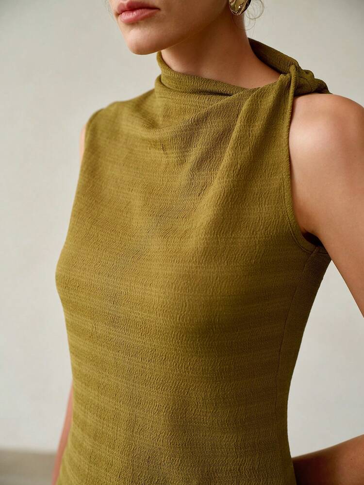 WOMEN'S SOLID COLOR TEXTURED KNOT DETAIL TANK TOP