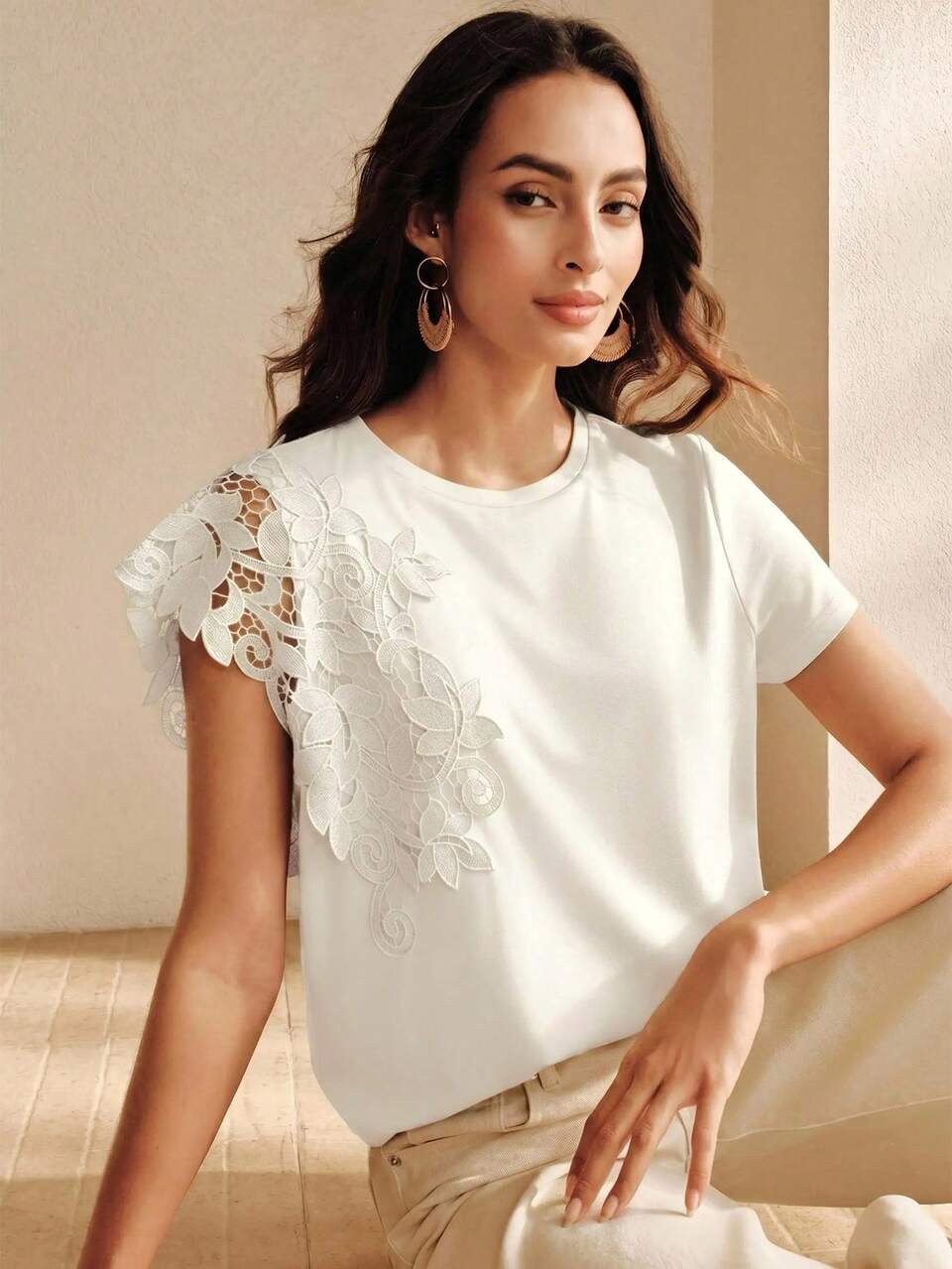 New Women's Summer Minimalist Premium Elegant Fashion Casual Commute Floral Lace Patchwork Asymmetrical Sleeve T-Shirt