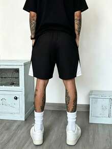 Manfinity LEGND Men's Casual Color Block Versatile Shorts, Holiday - Black - View 2