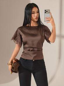 SHEIN PETITE Blouse d'été élégante vintage pour femmes, couleur unie avec contraste de dentelle, taille cintrée, pour tea party, marron, pour femmes de petite taille - Tabac - Voir 3