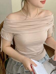 Bijouette 櫻花季末限量版大尺碼粉色露肩抽繩抓皺短袖T恤，貼身彈性針織面料，多層露肩抓皺設計，可調節側抽繩繫帶，修飾肩線遮瑕，適合梨形/蘋果形身材，不束縛，初夏透氣上衣，日系時髦風，適合通勤、約會、賞花等多場景，搭配黃金週穿搭，大尺碼女孩專屬顯瘦百搭甜美上衣 - 杏色 - 查看 8
