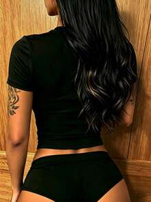 Rovax Women's Minimalist Printed Round Neck Short Sleeve Cropped Fitted T-Shirt - Black - View 2