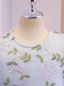 女童藍色正式禮服，刺繡網紗花卉設計，優雅輕盈柔軟面料，適合度假、畢業、開學、婚禮季、舞會及正式場合 - 藍色 - 查看 6