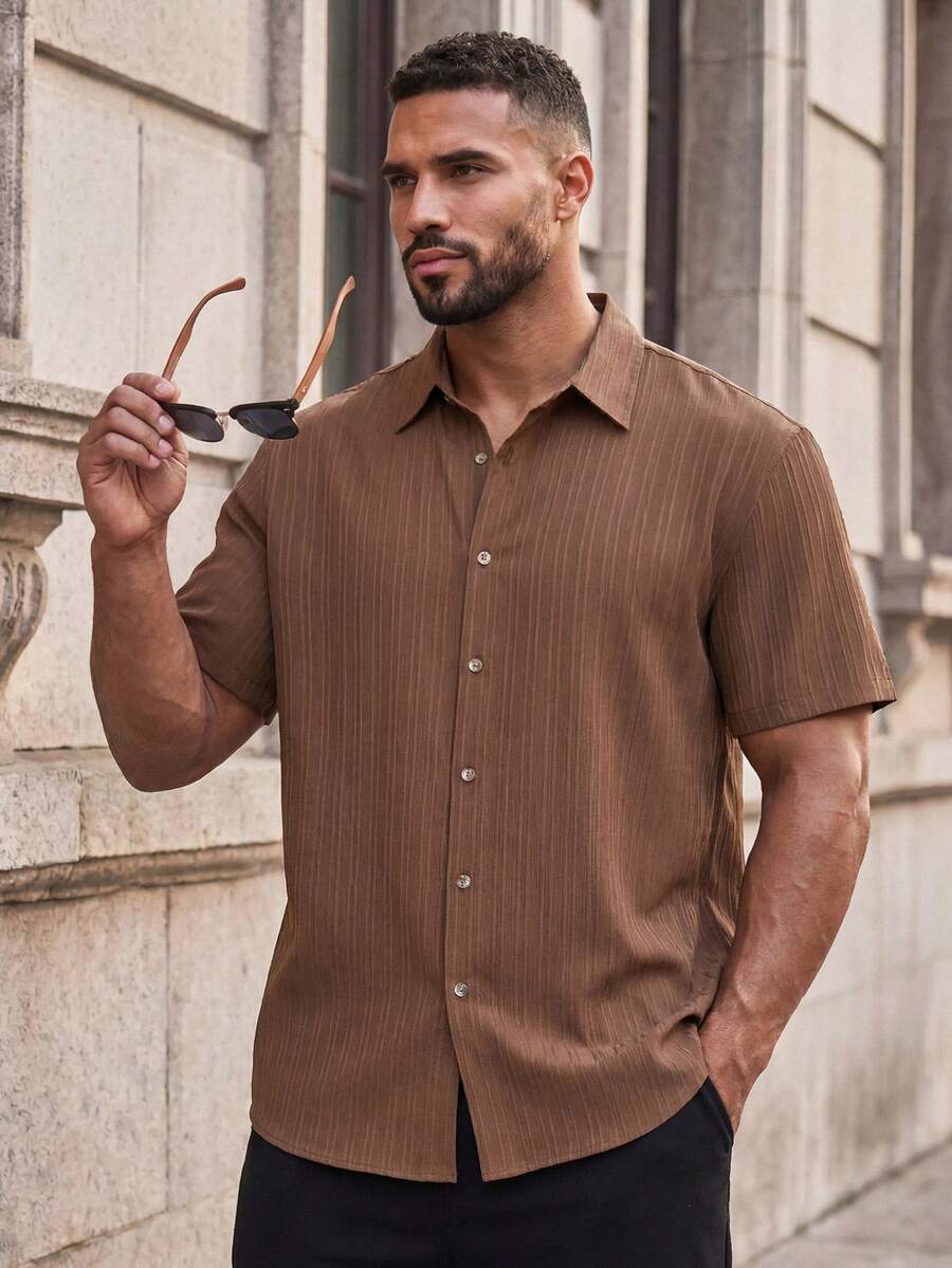 COMVAIL Camisa básica casual de manga corta con botones para hombres de talla grande, ideal para vacaciones - Marrón - Ver 1