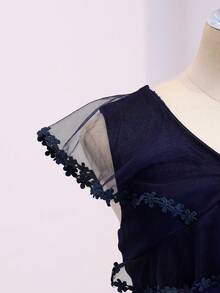 Vestido elegante para niñas preadolescentes para fiesta de regreso a la escuela con cuello en V, sin mangas, mangas con volantes, tul y encaje - Azul Marino - Ver 5