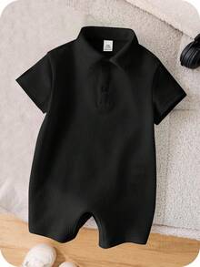 SHEIN 新生儿男女宝宝柔软舒适休闲白色短袖针织连体衣，适合室内、室外、日常穿着、运动、玩耍、派对、拍照、度假、节日、婚礼、迎婴派对、洗礼和一周岁生日等场合。 - 黑色 - 查看 1
