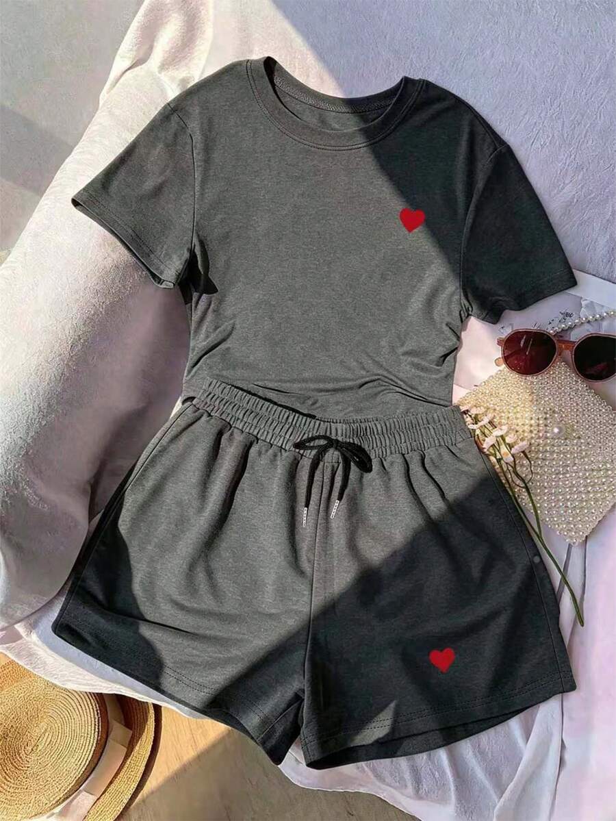 Resyla 女款刺繡愛心印花T恤與彈性腰圍短褲套裝,適合戶外運動,送給女性、兄弟姊妹、姊妹、媽媽的禮物,母親節、情人節,休閒時尚2件套 - 彩色 - 查看 1