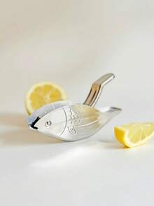 Cirelle 1個魚形不鏽鋼檸檬擠壓器，手動手持式柑橘榨汁機，壓花魚鱗圖案，防鏽易清洗水果壓榨器，便攜式廚房小工具，適用於檸檬、青檸柑橘汁製作，居家酒吧理想選擇 - 銀色 - 查看 4