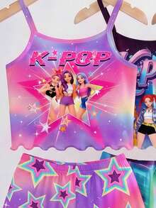 [Randomly Selected 1 Set] Young Girls Summer Fashionable Cool K-Pop Girl Group Print Camisole With All-Over Print Girl Group Print Shorts With Ruffled Trim Design, Comfortable And Soft Knitted Fabric, Two Pieces Homewear/Pajamas, Suitable For Home And Outings, Versatile - Multicolor - View 3