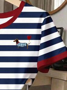 SHEIN 1套青少年女孩休閒舒適時尚甜美可愛度假風仿刺繡愛心小狗圖案配深藍條紋紅色對比領口與袖口圓領短袖T恤及寬鬆短褲兩件套 春夏套裝 適合出遊、度假、居家、上學 - 彩色 - 查看 4