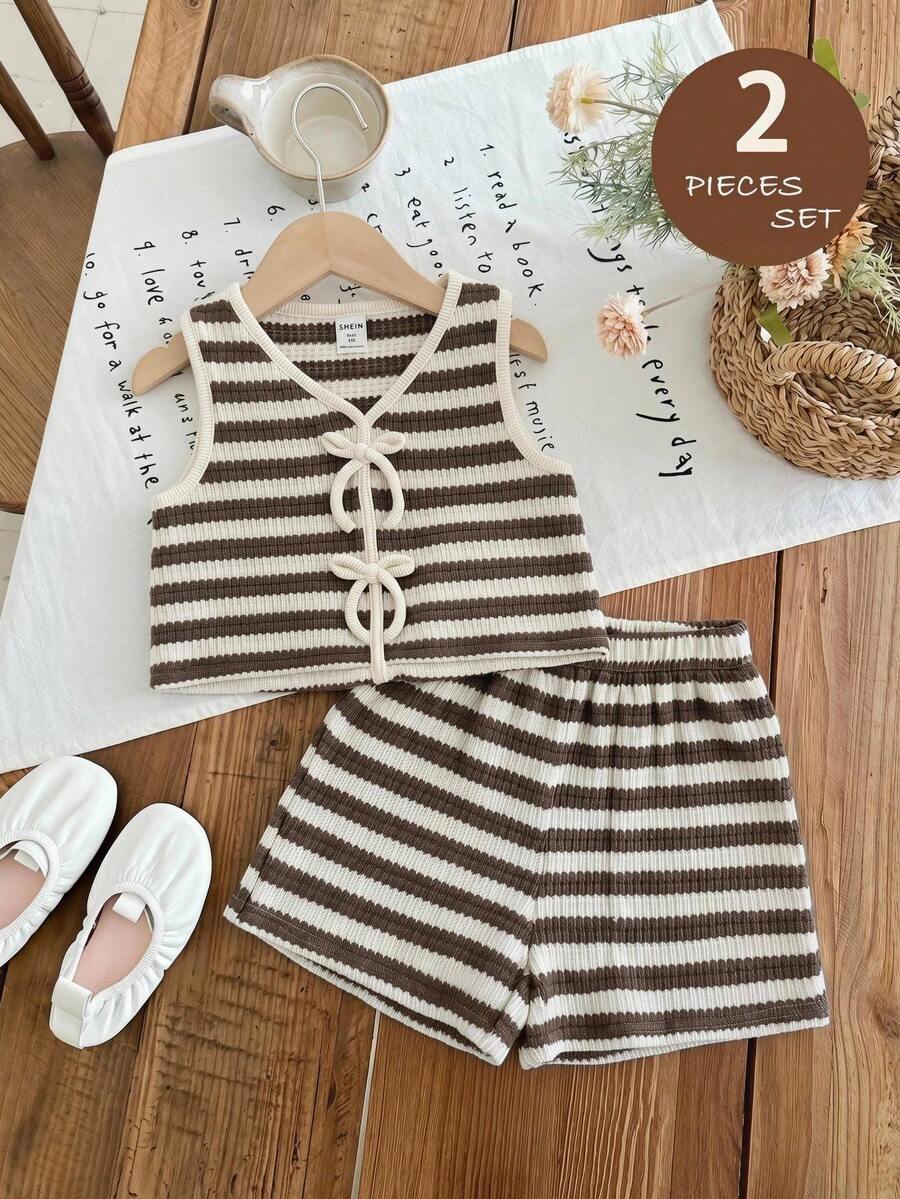 SHEIN 2件套女童条纹V领针织背心和短裤套装 - 棕色 - 查看 1
