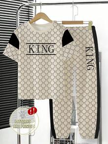 SHEIN 1套青少年男孩休閒舒適時尚極簡個性KING卡其色拼接黑熊印花圖案對比色休閒風春夏短袖T恤與長褲2件套 適合戶外運動休閒度假穿著 - 彩色 - 查看 2