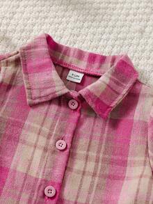 SHEIN Playful Pals 女嬰3件套，格紋長袖襯衫薄外套 + 短版抹胸上衣 + 喇叭牛仔褲，適合日常穿著、通勤、戶外活動，休閒時尚春/秋季 - 粉色 - 查看 3