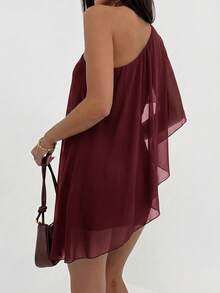 Aloruh Women's Solid Color Patchwork Ruffle One-Shoulder Mini Vacation Dress - Burgundy - View 2