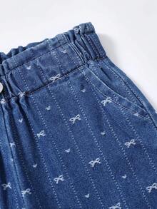 SHEIN 休閒時尚甜美女孩度假風蝴蝶結愛心條紋提花舒適寬腿牛仔褲，平底彈性腰帶，口袋設計，適合女孩日常穿著 - 中等水洗藍 - 查看 4