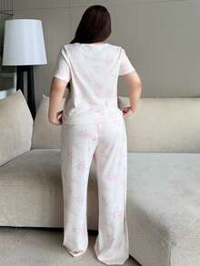 Dazy Plus Conjunto de pijama de mujer talla grande con patchwork de encaje de color contrastante y estampado floral pequeño para primavera/verano - Rosa - Ver 2