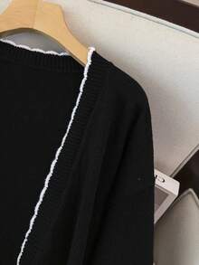 GlowEve CURVE Plus Size Elegant Colorblock Wavy Edge Long Sleeve Cardigan - Black and White - View 4