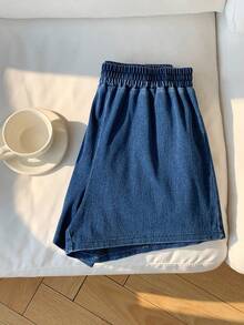 SHEIN EZwear 女款彈性腰寬鬆休閒牛仔短褲 夏季音樂節海灘短褲 外出休閒短褲 度假用 - 中等水洗藍 - 查看 5