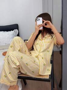Napfluff 女款條紋檸檬印花翻領鈕扣短袖長褲睡衣套裝 - 黃色 - 查看 1