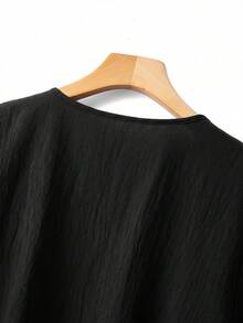 Blus Linhara Plus Size Wanita Gaya Pastoral Minimalis Kasual Leher V Kecil, Katun Bordir Terposisi Modis dengan Manset Berkerut Longgar - Hitam - View 7