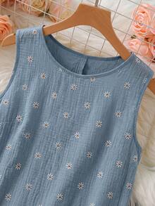 SHEIN LUNE 大尺碼女款度假風雛菊刺繡荷葉邊圓領洋裝 - 彩色 - 查看 5