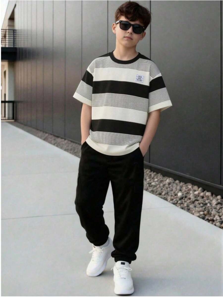 Vacaura 2件組青少年男孩圓領休閒拼色拼接字母印花T恤與運動長褲套裝