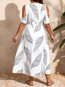 Breezaya Gaun Maxi Wanita Ukuran Plus dengan Motif Tanaman Tropis dan Bahu Terbuka - Aprikot - View 2