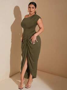 SHEIN BAE Plus Size Women's Solid Color One Shoulder Ruched Side Slit Fitted Dress - Army Green - View 4