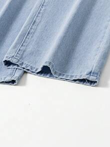 SHEIN 女童2件組牛仔套裝，夏季，柔軟，棉質，休閒，時尚，百搭，舒適，極簡風，無袖牛仔背心，圓領，後開衩單鈕扣，彈性腰圍，蝴蝶結腰帶，經典5口袋修身淺藍水洗2件組牛仔褲套裝，適合日常出遊與度假 - 中等水洗藍 - 查看 6
