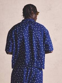 Musero Camisa de botones con hombros caídos, ajuste cuadrado, estampado de micropuntos, esencial para primavera y verano - Azul y blanco - Ver 4