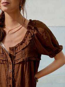 SoleilVie Blus Wanita Lengan Pendek Kancing Tunggal dengan Hiasan Renda Kontras Warna Polos - Coklat - View 4