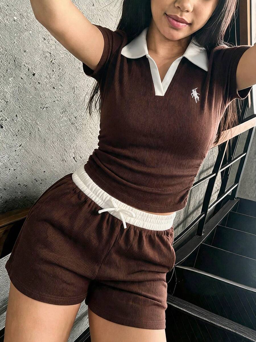 SHEIN Teen Girl Knight Embroidery Pattern Colorblock Short Sleeve T-Shirt And Shorts Casual Daily Set - Burgundy - View 1