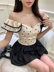 DAZY 春夏女款復古優雅度假風波點印花甜心領扭轉胸前對比飾邊修身上衣 - 白色 - 查看 4