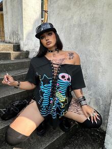Whyspr Plus Size Black American Retro Dark Style Asymmetric Shoulder Print Lace-Up Deep V-Neck T-Shirt, Hot Girl Loose Slimming Mid-Length Top With Print And Eyelet Webbing Decor, Plus Size Asymmetric Shoulder Short Sleeve T-Shirt, Street Dark Style Plus Size Black Summer Short Sleeve Top - Black - View 7