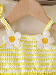 SHEIN Playful Pals Baby Girls Summer Orange & White Sweet Fresh Floral Decor Camisole Dress With Matching Small Crossbody Bag, Loose Skirt Fit, Suitable For Daily Outings, Casual Trips, Family Gatherings, Summer Picnics - Yellow - View 7