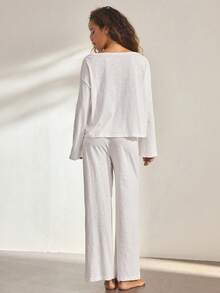 Ocili 2 pièces Ensemble décontracté de haut à manches longues en coton doux et confortable et short, short avec faux devant et boutons coquillages, ensemble de pyjama minimaliste pour femmes - Blanc - Voir 4