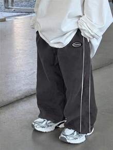 兒童青少年男孩直筒長褲，運動休閒學院風，百搭時尚簡約實用，柔軟舒適，附裝飾抽繩與腰部繩索，適合日常穿著、上學、外出、運動，春夏秋冬四季皆宜 - 深灰色 - 查看 1