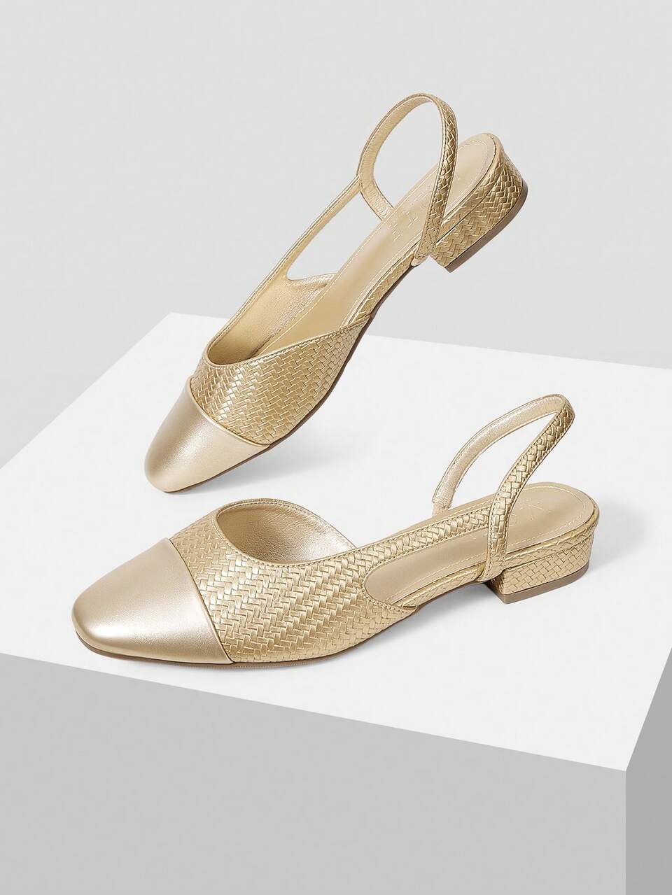 WOMEN'S FRENCH RETRO COLOR WITH HOLLOW CLOSED TOE WITH LOW THICK HEEL SHOES, GOLD VERSATILE TEMPERAMENT LIGHT COMFORTABLE FASHION ELEGANT HIGH SENSE SANDALS