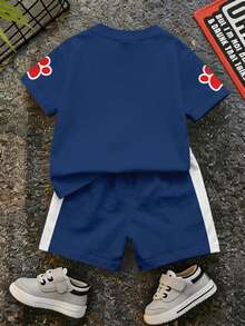 SHEIN | PAW Patrol 小男孩休閒簡約T恤套裝，經典配色拼接圖案印花，經典勇敢動畫圖案印花，Chase、Rubble、3D圖案印花，精緻徽章Logo圖案印花 - 彩色 - 查看 3
