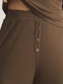 Ocili Set Piyama Atasan Lengan Panjang dan Celana Warna Polos untuk Wanita - Coklat - View 5